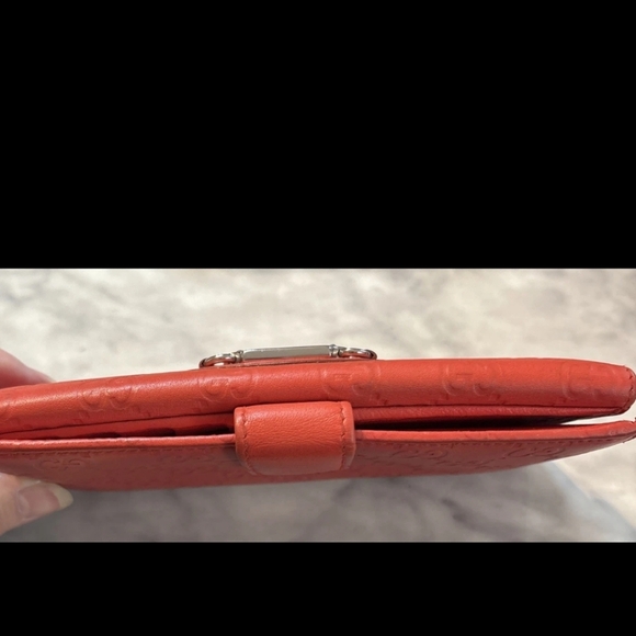 Authentic Gucci 'GG' Scarlet Embossed Leather  Cardholder Wallet - Picture 4 of 8